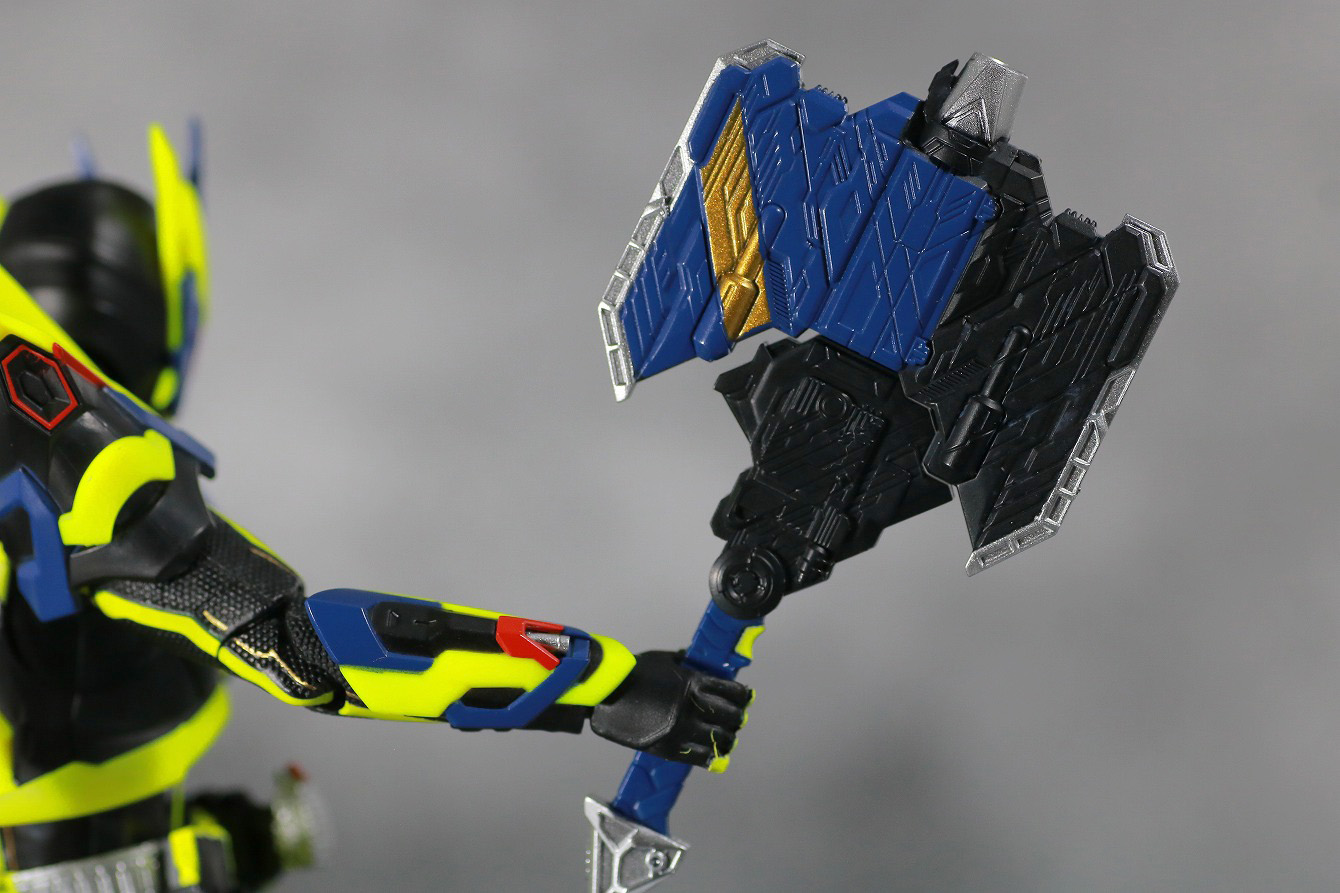 S.H.フィギュアーツ　仮面ライダーゼロワン　シャイニングアサルトホッパー　レビュー　付属品　オーソライズバスター　アックスモード