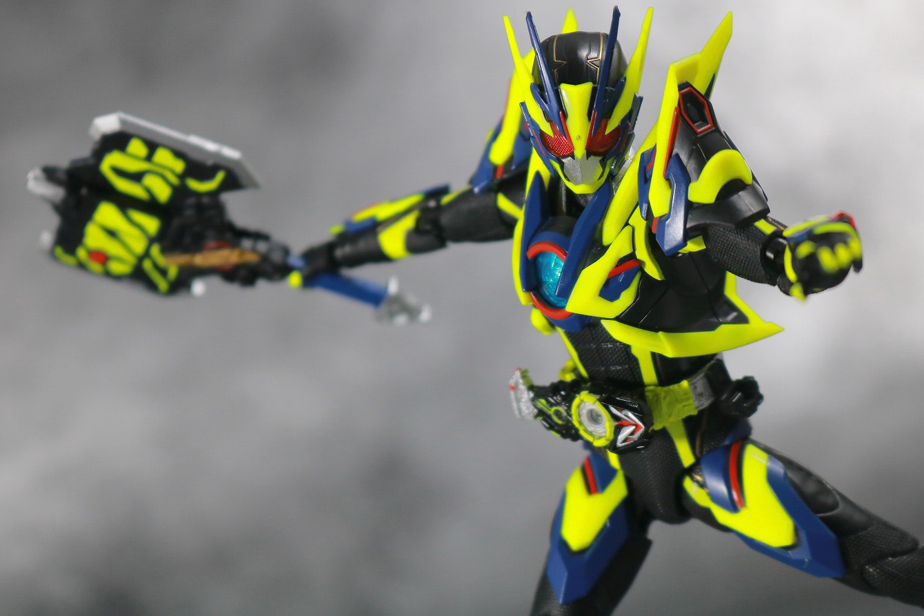 S.H.フィギュアーツ　仮面ライダーゼロワン　シャイニングアサルトホッパー　レビュー　アクション