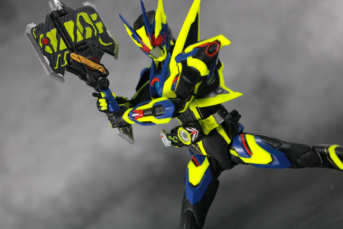 S.H.フィギュアーツ　仮面ライダーゼロワン　シャイニングアサルトホッパー　レビュー　アクション