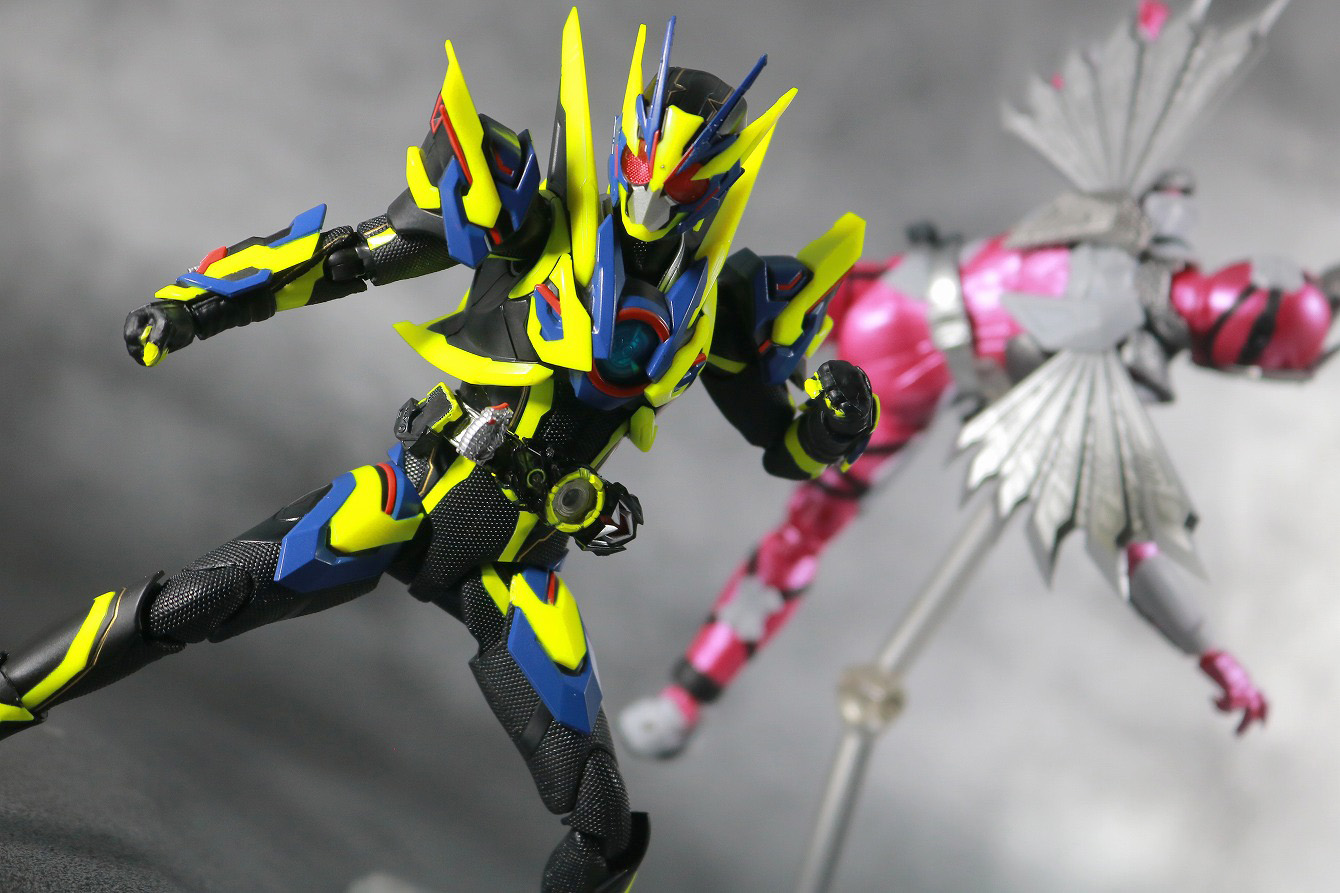 S.H.フィギュアーツ　仮面ライダーゼロワン　シャイニングアサルトホッパー　レビュー　アクション　仮面ライダー迅