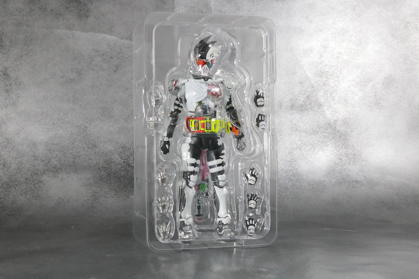 S.H.フィギュアーツ　仮面ライダーゲンム　ゾンビアクションゲーマー　レベルX-0　レビュー　パッケージ