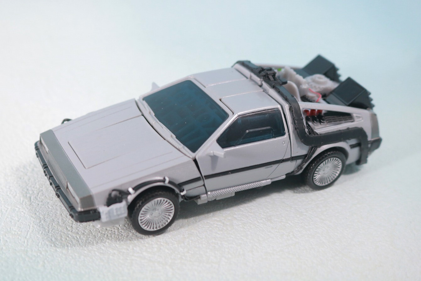 トランスフォーマー　ギガワット　デロリアン　ビークルモード　レビュー　本体