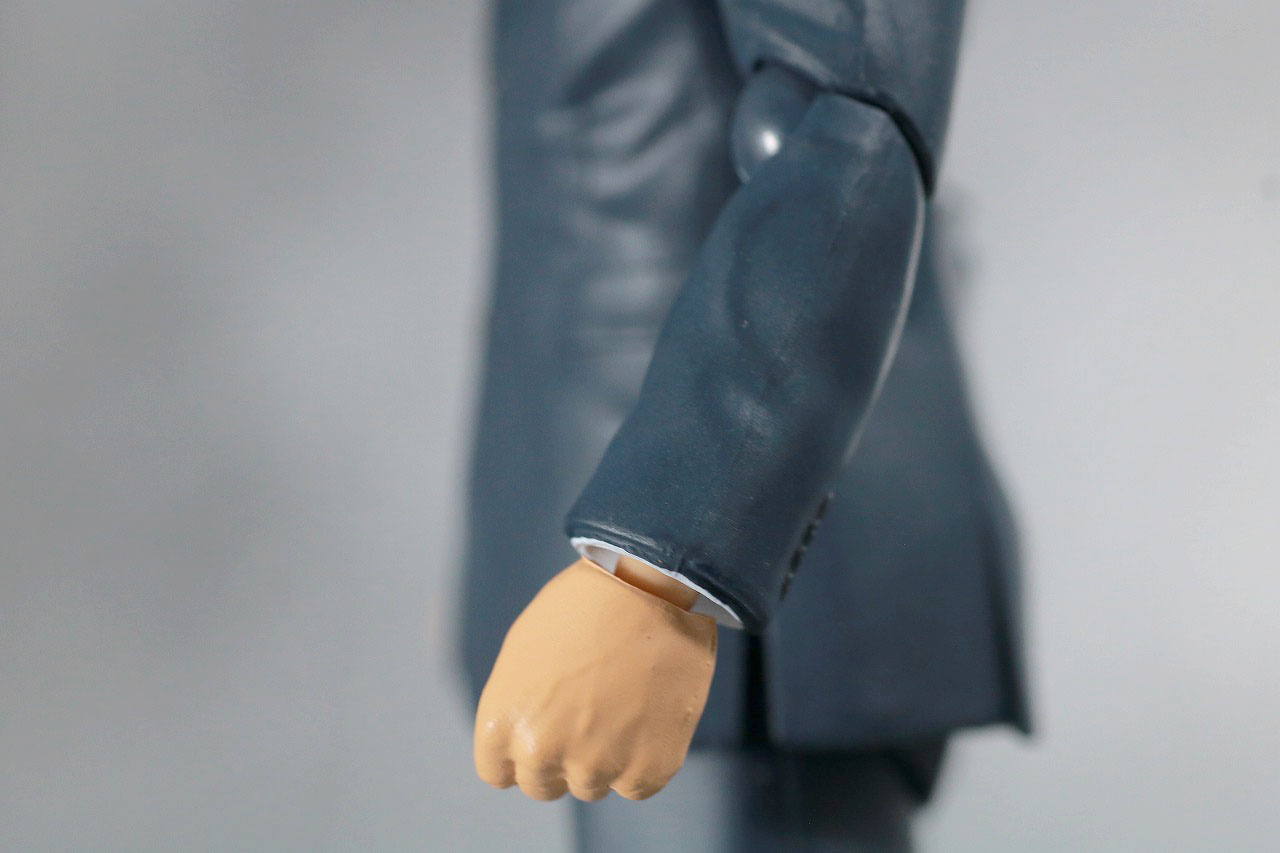 S.H.フィギュアーツ　トニー・スターク　Birth of Iron Man　レビュー　全身