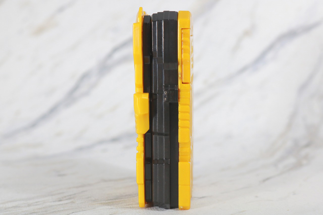 DX雷鳴剣黄雷エンブレム＆ランプドアラジーナワンダーライドブック　レビュー　本体