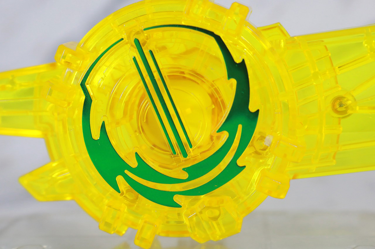 DX雷鳴剣黄雷エンブレム＆ランプドアラジーナワンダーライドブック　レビュー　本体