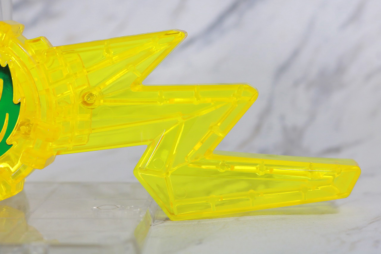 DX雷鳴剣黄雷エンブレム＆ランプドアラジーナワンダーライドブック　レビュー　本体