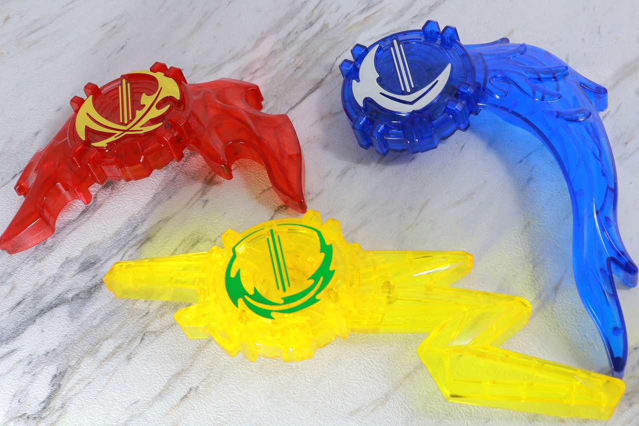 DX雷鳴剣黄雷エンブレム＆ランプドアラジーナワンダーライドブック　レビュー