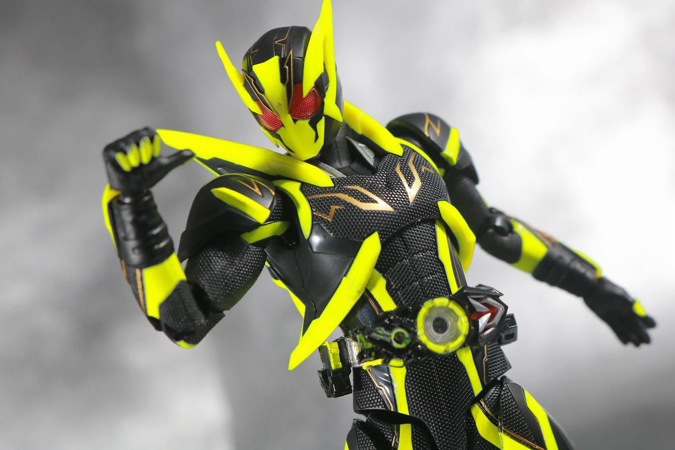 S.H.フィギュアーツ　仮面ライダーゼロワン　シャイニングホッパー　レビュー