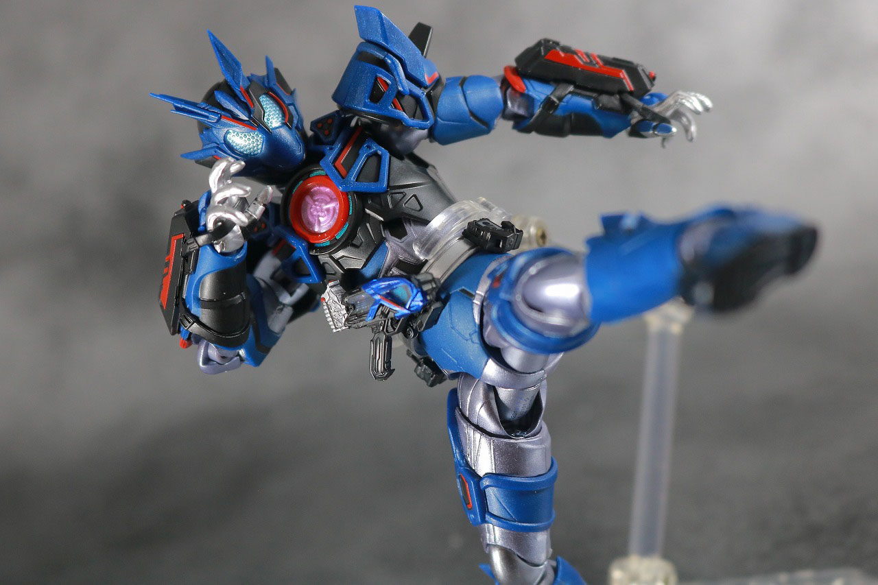 S.H.フィギュアーツ　仮面ライダーバルカン　アサルトウルフ　レビュー　アクション