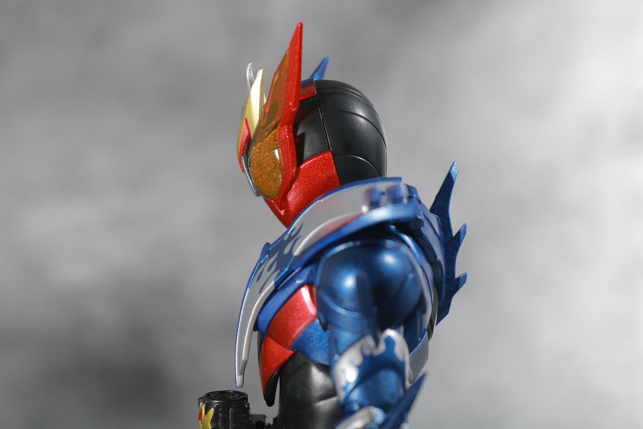 S.H.フィギュアーツ　仮面ライダービルド　クローズビルドフォーム　レビュー　可動範囲