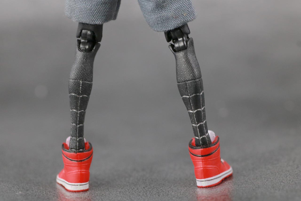 MAFEX スパイダーマン　マイルス・モラレス　スパイダーバース　レビュー　本体