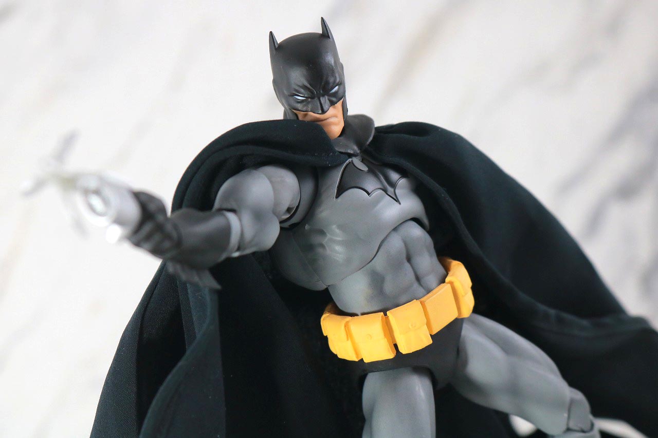 MAFEX　バットマン　HUSH BLACK ver.　レビュー　アクション