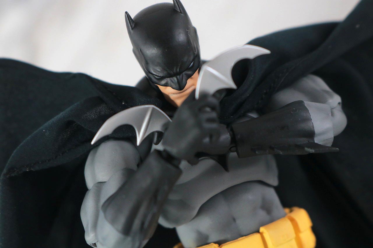 MAFEX　バットマン　HUSH BLACK ver.　レビュー　アクション