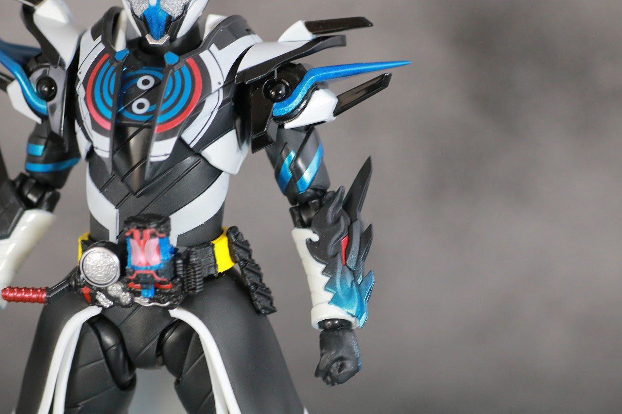 S.H.フィギュアーツ　仮面ライダークローズエボル　レビュー　本体