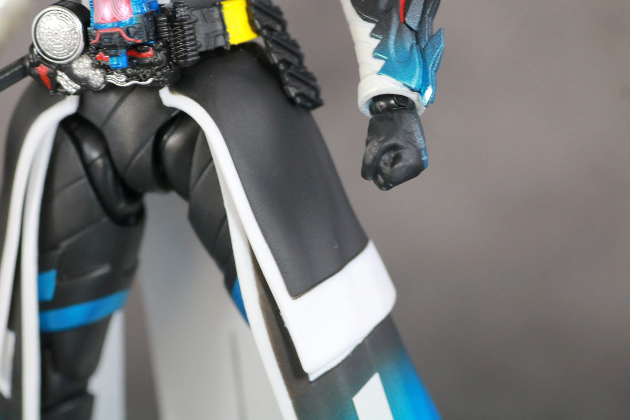 S.H.フィギュアーツ　仮面ライダークローズエボル　レビュー　本体