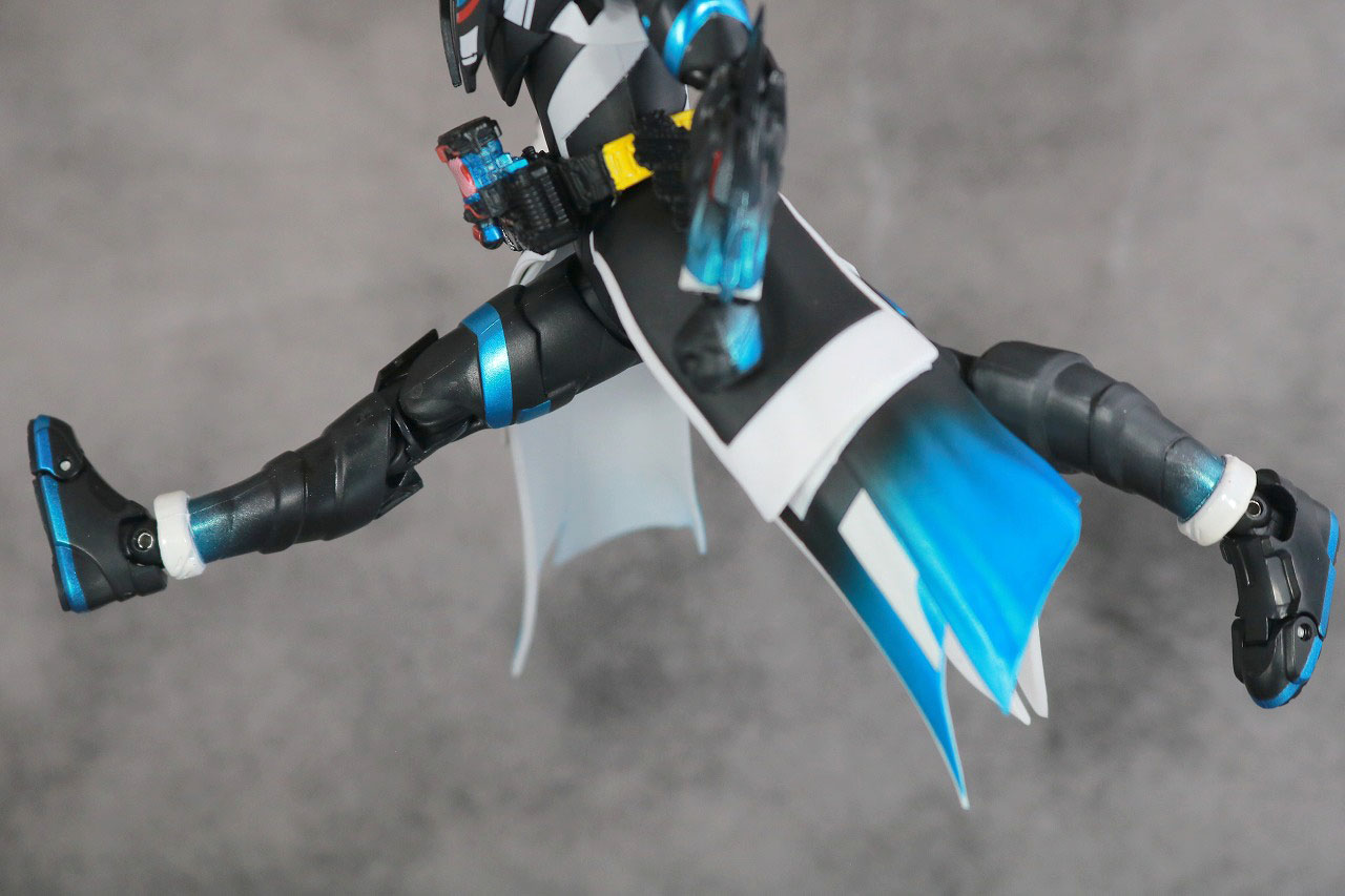 S.H.フィギュアーツ　仮面ライダークローズエボル　レビュー　可動範囲