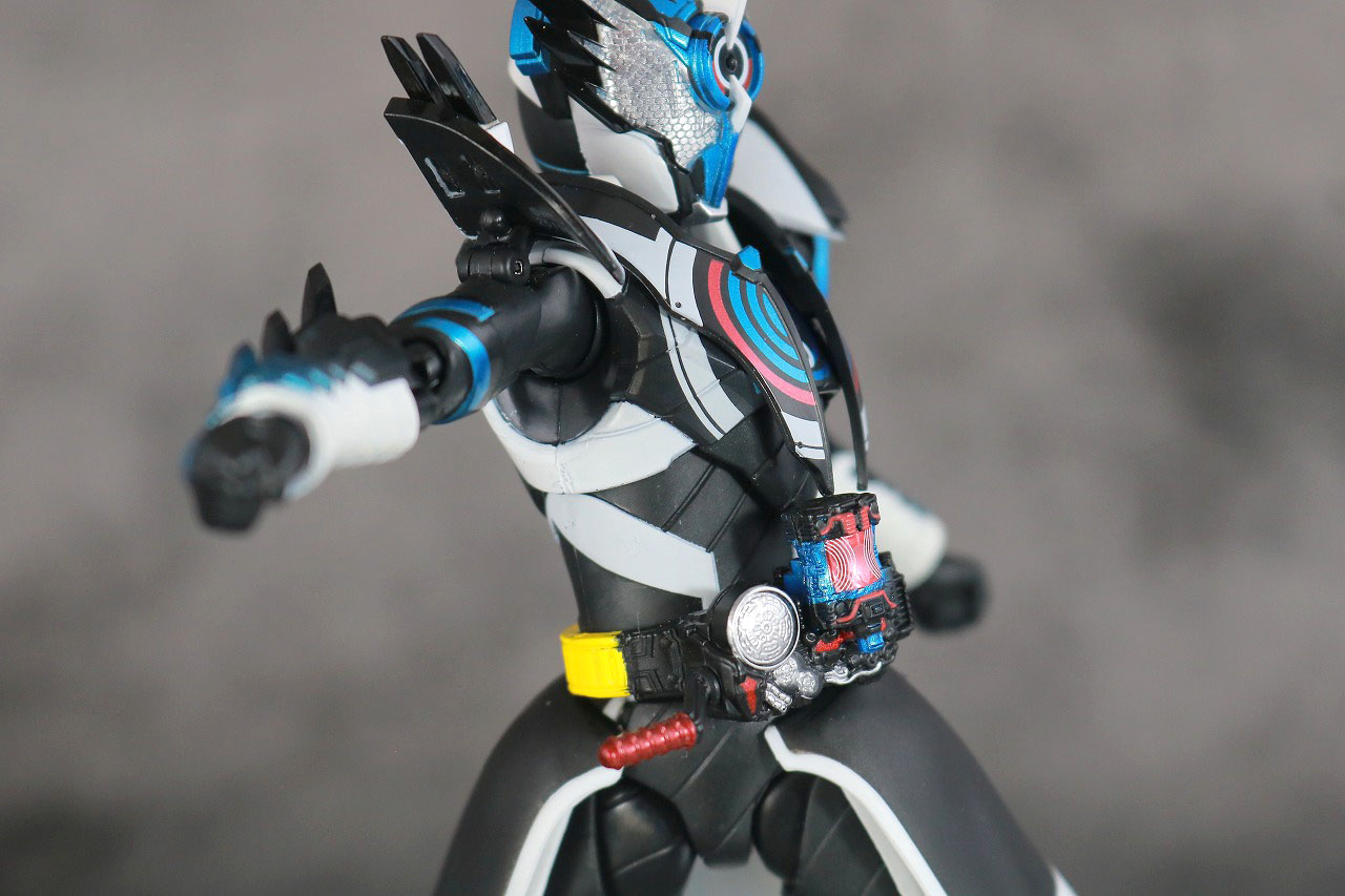 S.H.フィギュアーツ　仮面ライダークローズエボル　レビュー　可動範囲