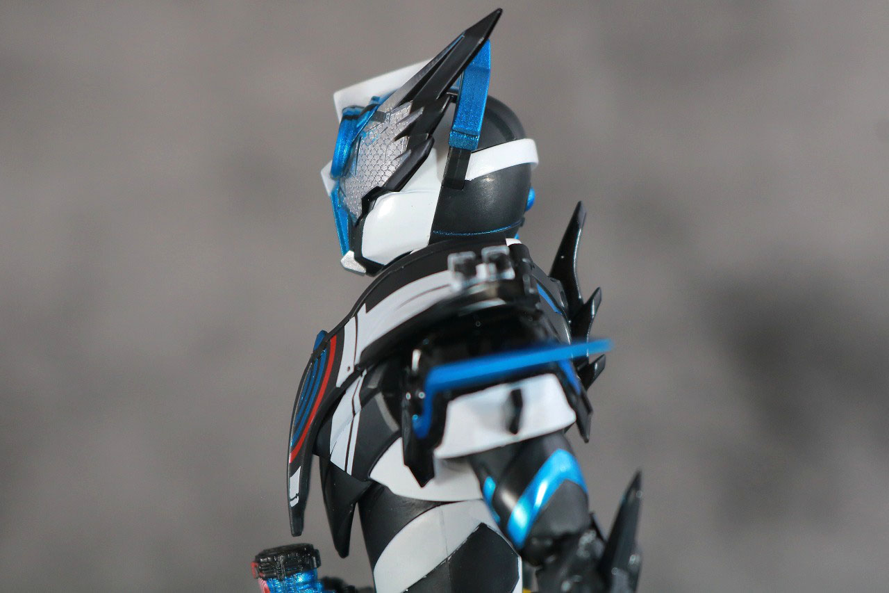 S.H.フィギュアーツ　仮面ライダークローズエボル　レビュー　可動範囲