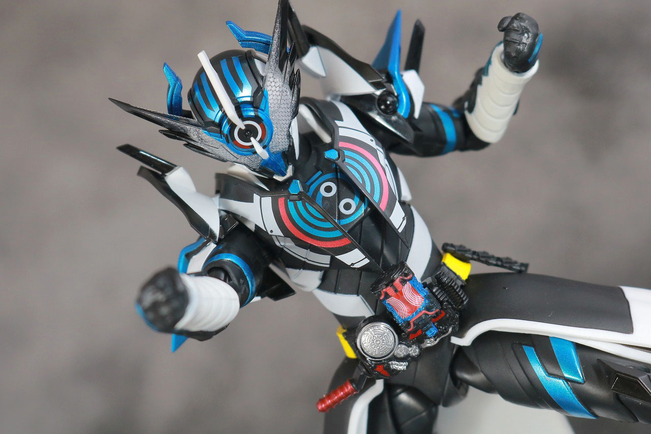 S.H.フィギュアーツ　仮面ライダークローズエボル　レビュー　アクション