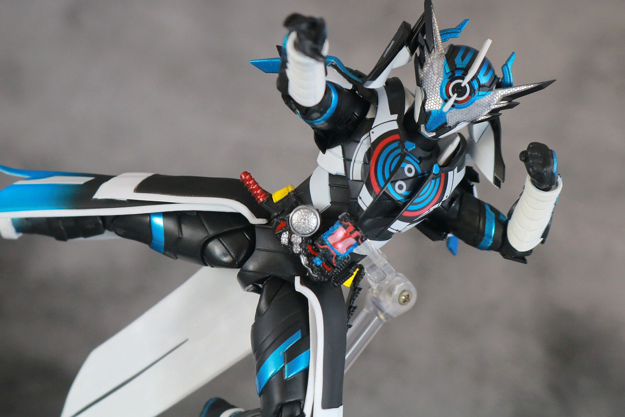 S.H.フィギュアーツ　仮面ライダークローズエボル　レビュー　アクション