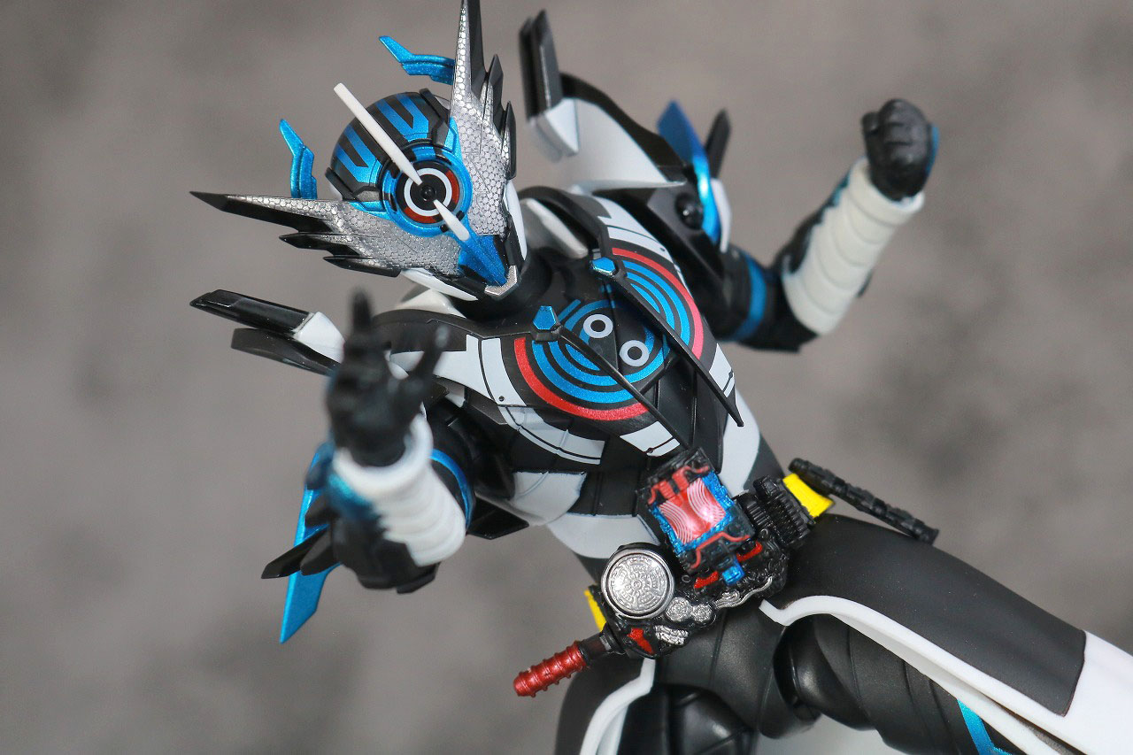 S.H.フィギュアーツ　仮面ライダークローズエボル　レビュー　アクション