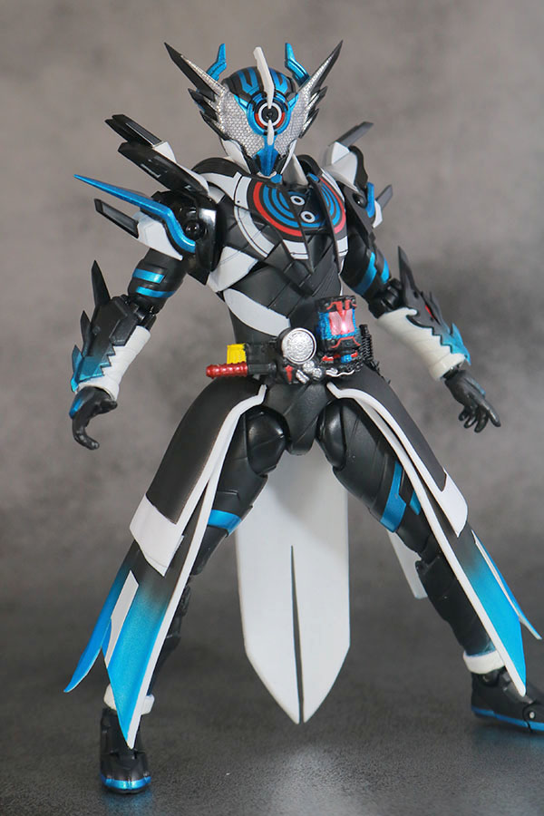 S.H.フィギュアーツ　仮面ライダークローズエボル　レビュー　アクション