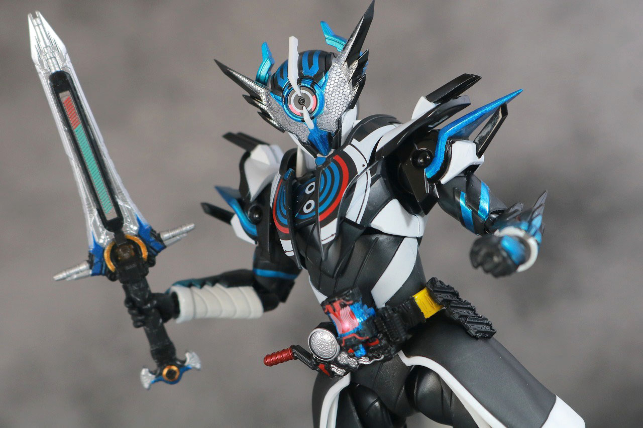 S.H.フィギュアーツ　仮面ライダークローズエボル　レビュー　アクション