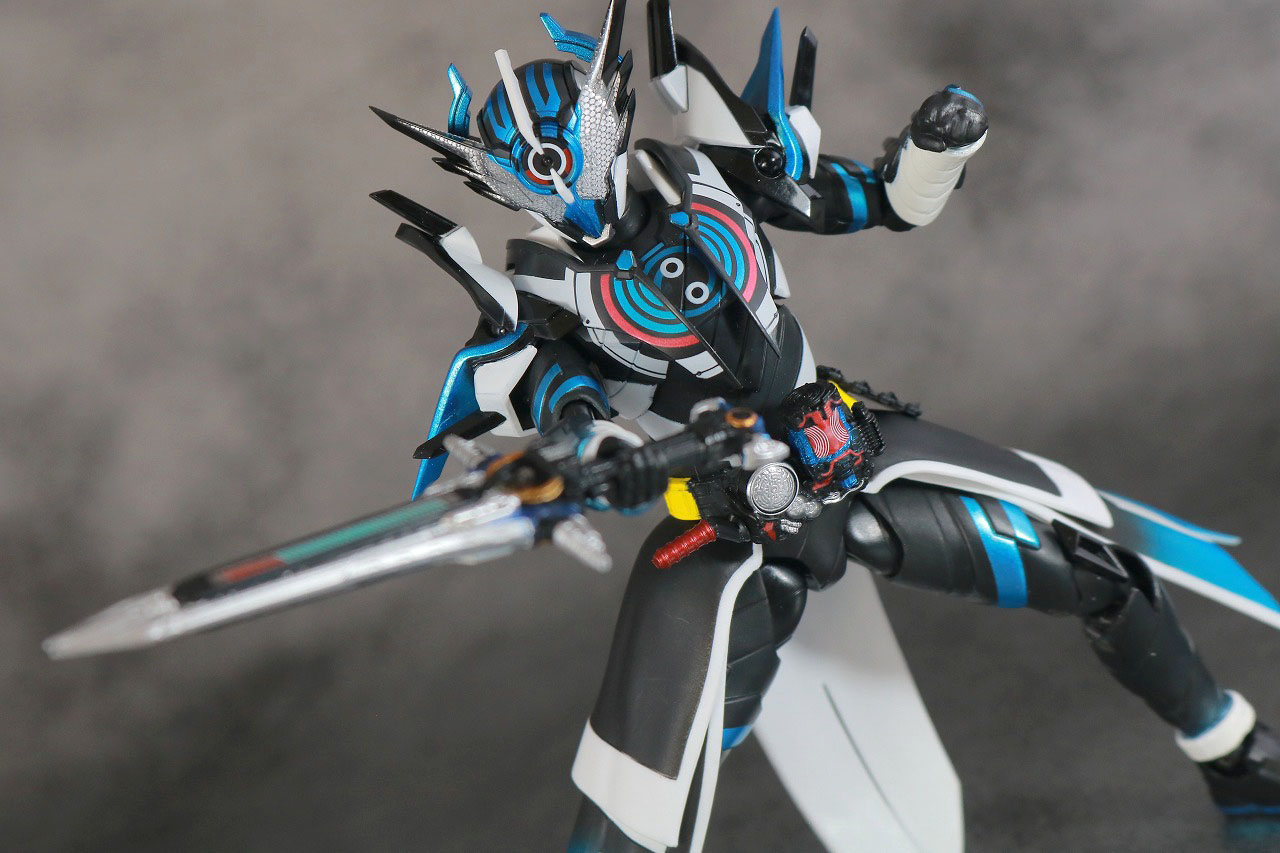 S.H.フィギュアーツ　仮面ライダークローズエボル　レビュー　アクション
