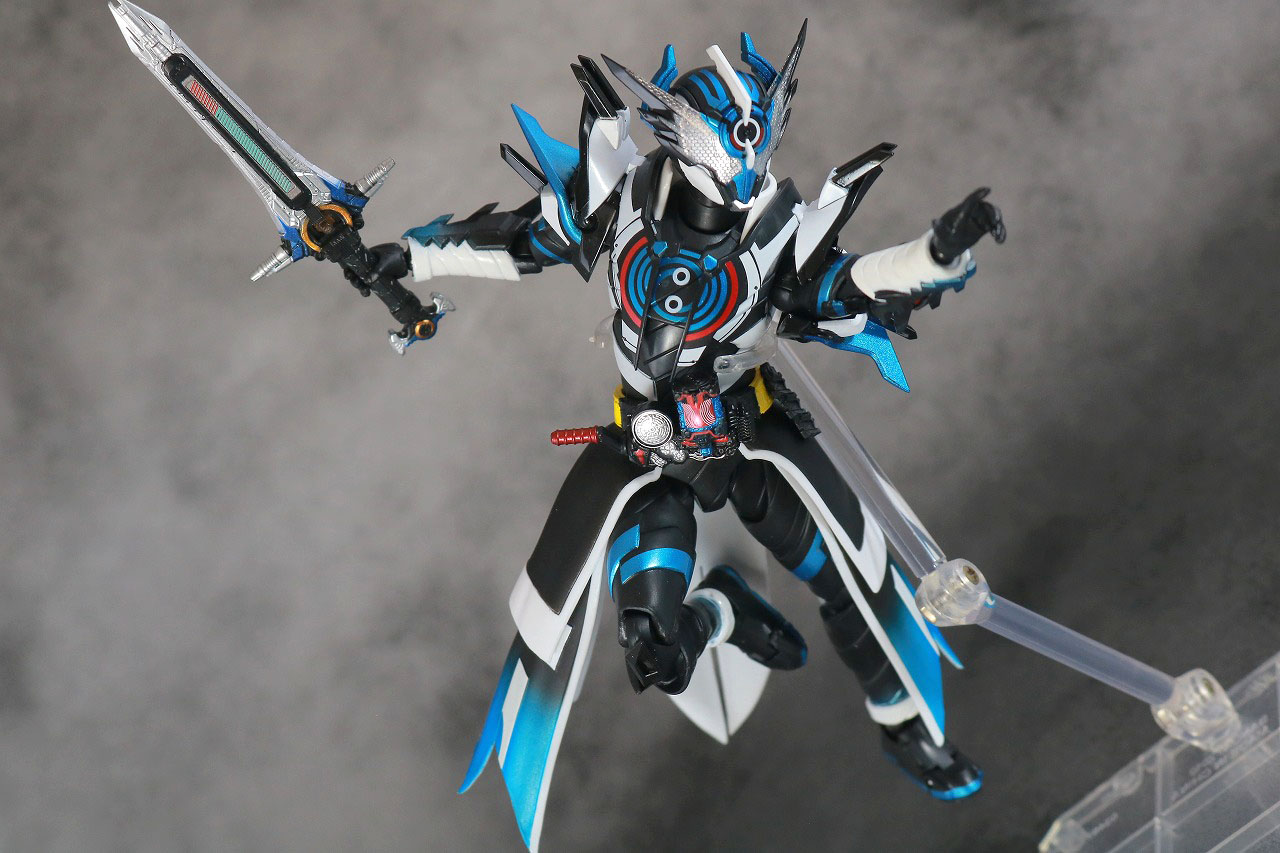 S.H.フィギュアーツ　仮面ライダークローズエボル　レビュー　アクション