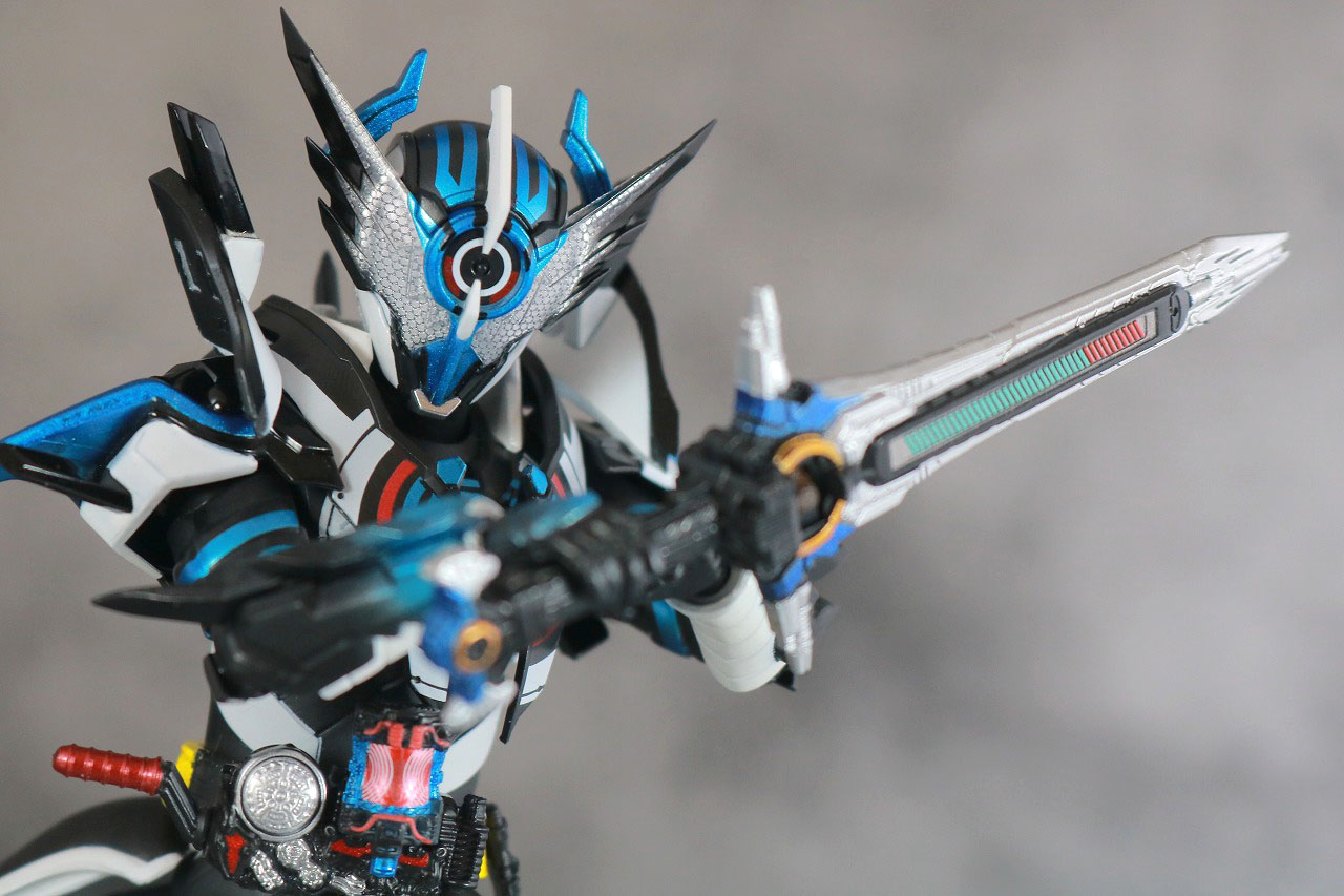 S.H.フィギュアーツ　仮面ライダークローズエボル　レビュー　アクション