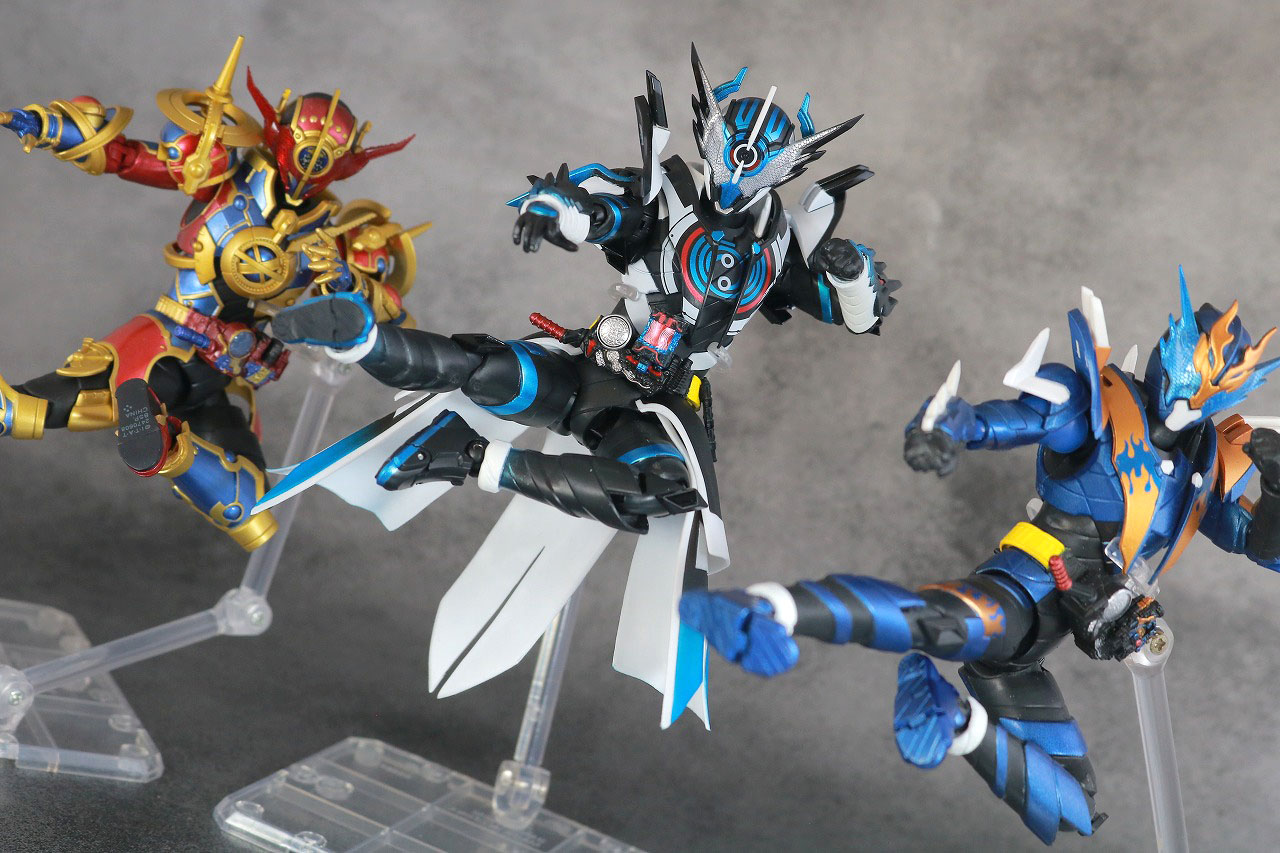 S.H.フィギュアーツ　仮面ライダークローズエボル　レビュー　アクション　仮面ライダーエボル　仮面ライダークローズ