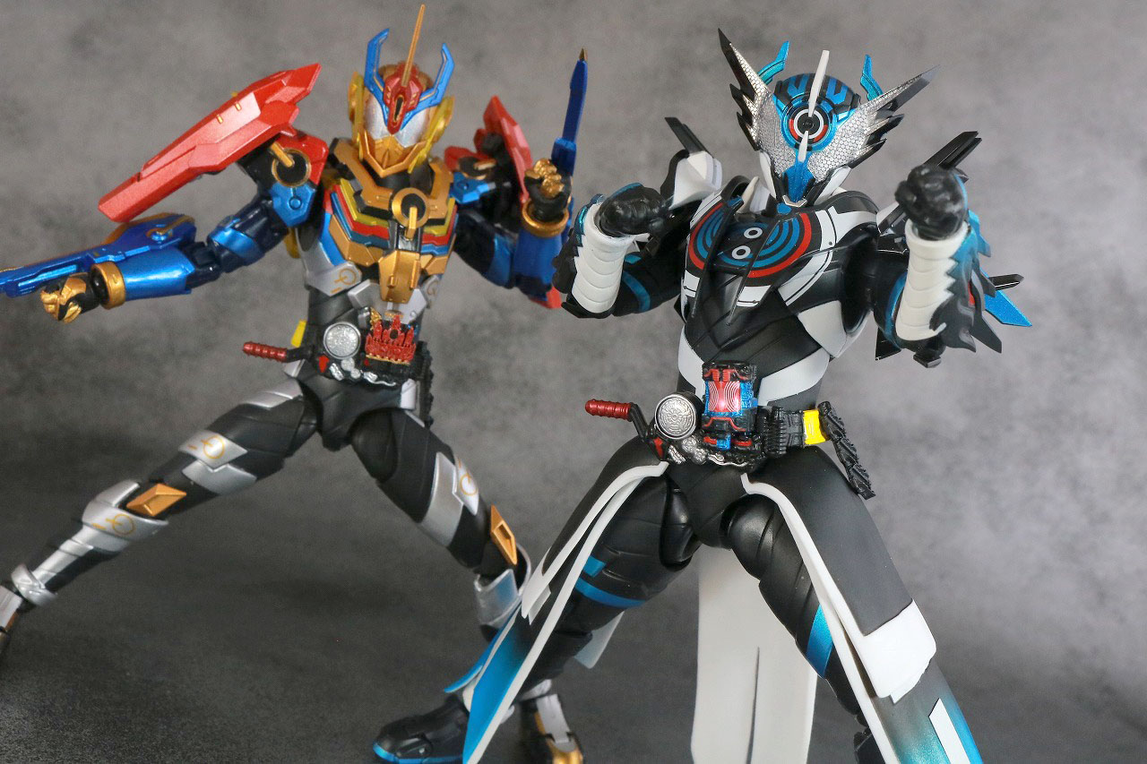 S.H.フィギュアーツ　仮面ライダークローズエボル　レビュー　アクション　仮面ライダーグリス パーフェクトキングダム