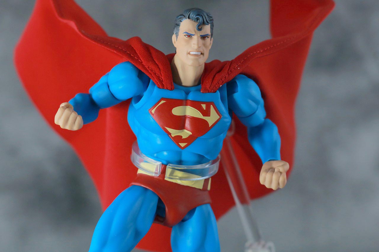 MAFEX　スーパーマン　Batman:HUSH Ver.　レビュー　アクション