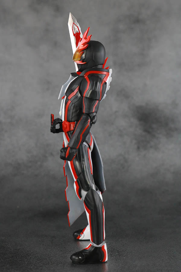 S.H.フィギュアーツ　仮面ライダーセイバー　ブレイブドラゴン　レビュー　本体