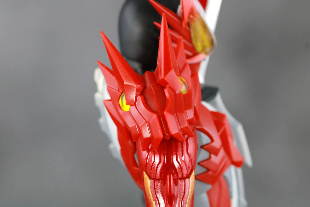 S.H.フィギュアーツ　仮面ライダーセイバー　ブレイブドラゴン　レビュー　本体