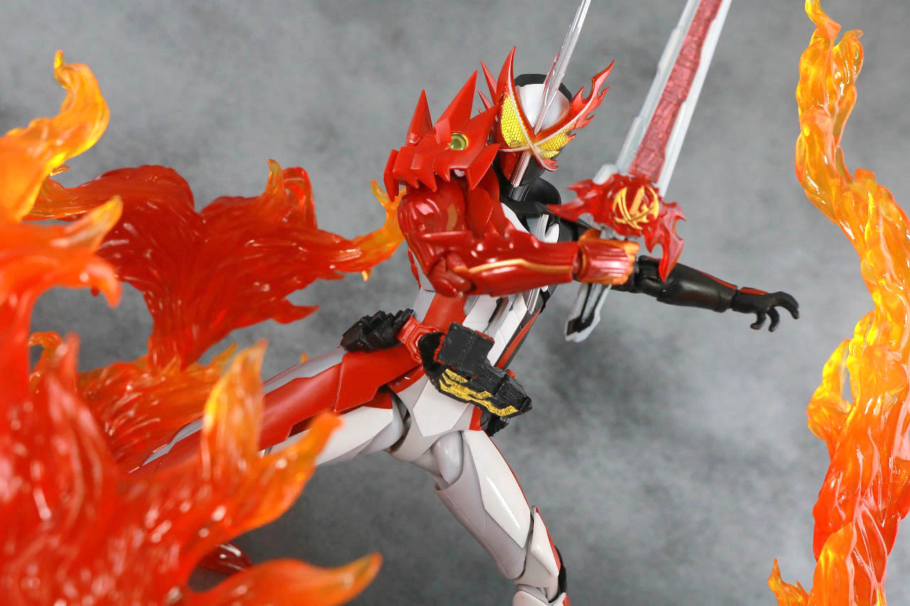 S.H.フィギュアーツ　仮面ライダーセイバー　ブレイブドラゴン　レビュー　アクション　魂エフェクト　炎
