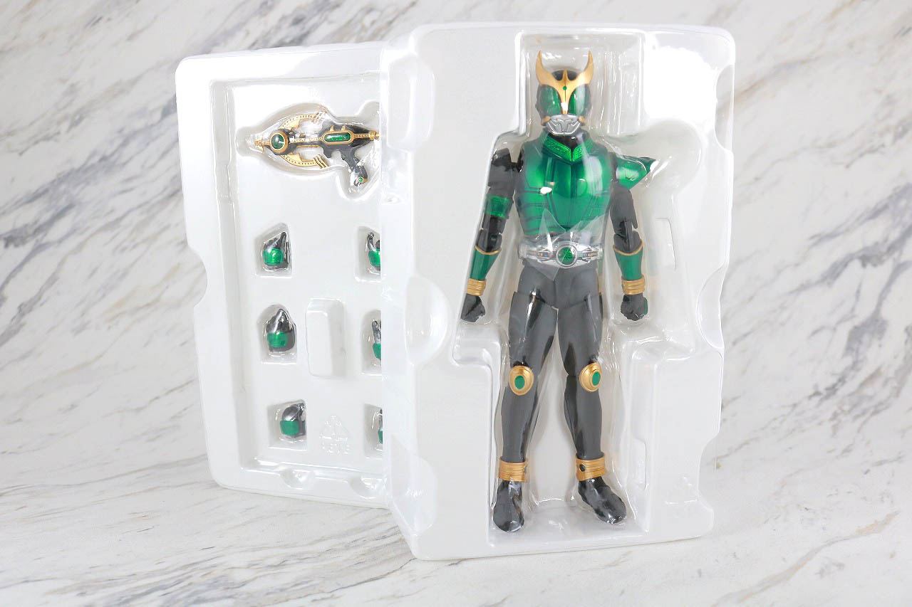 S.H.フィギュアーツ　仮面ライダークウガ　ペガサスフォーム　真骨彫製法　レビュー　パッケージ