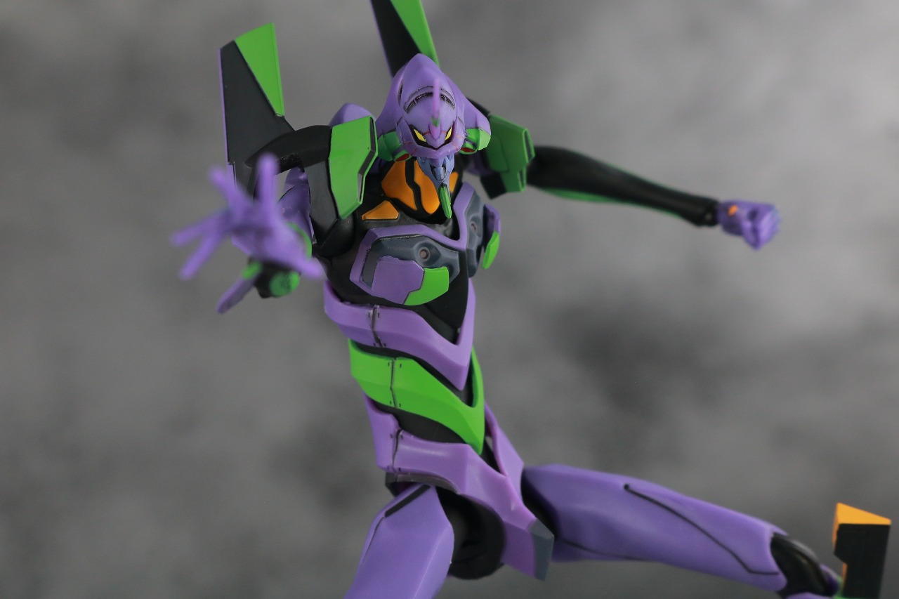 MAFEX　エヴァンゲリオン　初号機　レビュー　アクション