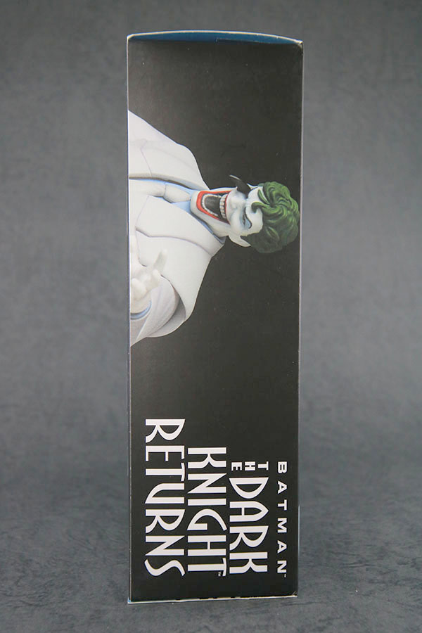  MAFEX　ジョーカー（BATMAN The Dark Knight Returns）レビュー　パッケージ