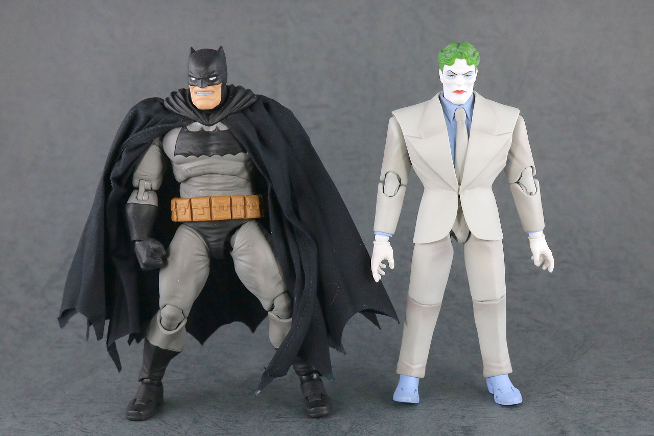  MAFEX　ジョーカー（BATMAN The Dark Knight Returns）レビュー　本体　バットマン　比較