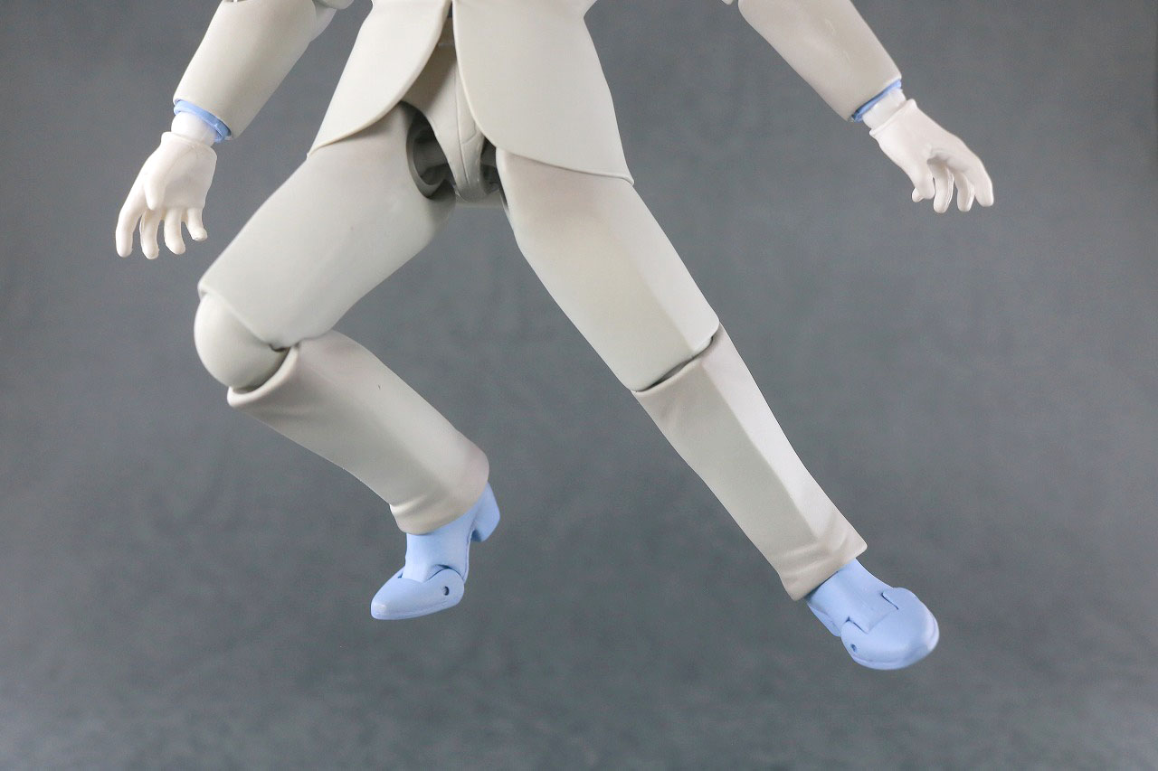  MAFEX　ジョーカー（BATMAN The Dark Knight Returns）レビュー　可動範囲