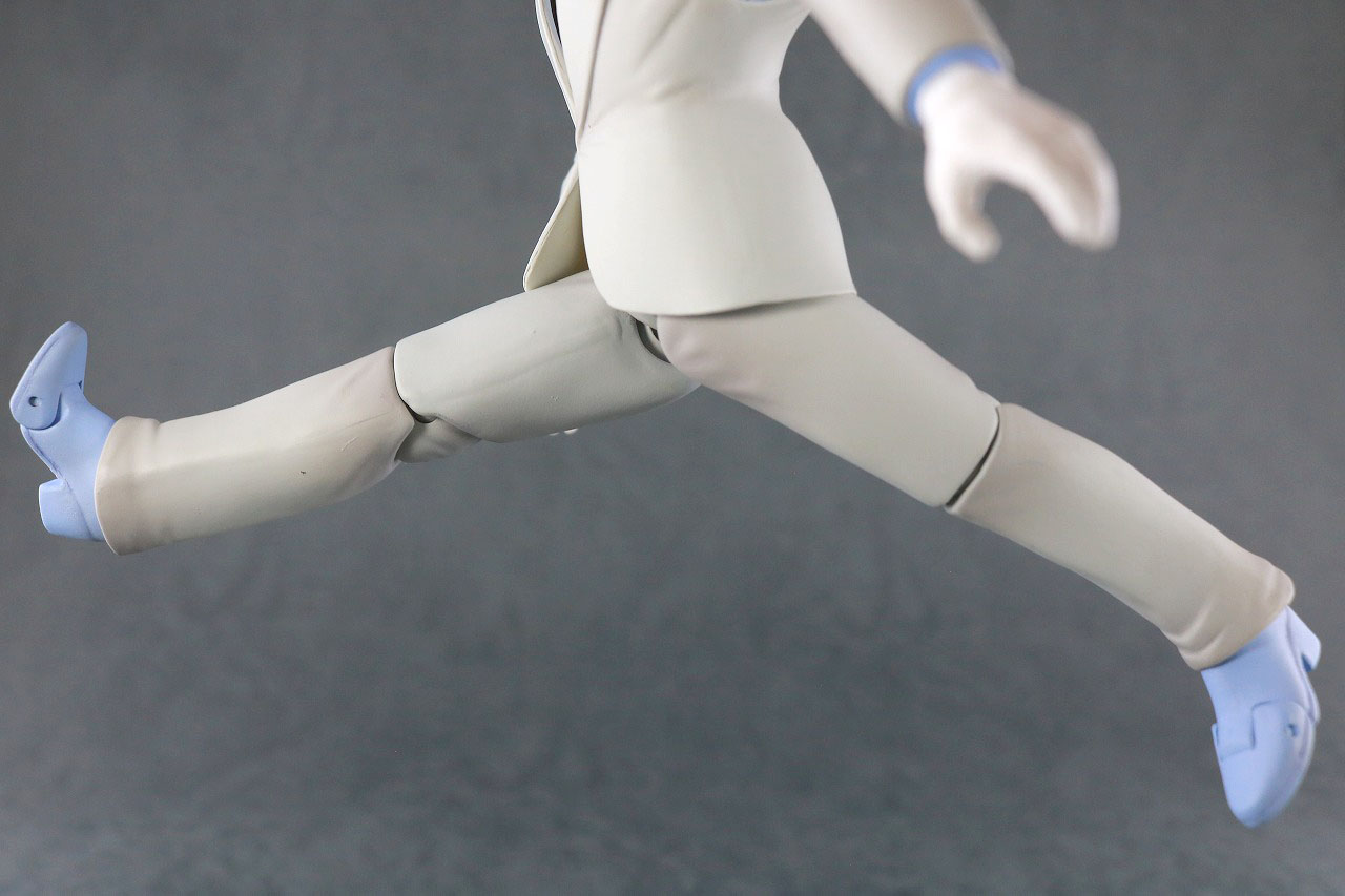  MAFEX　ジョーカー（BATMAN The Dark Knight Returns）レビュー　可動範囲