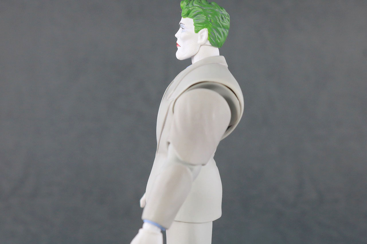  MAFEX　ジョーカー（BATMAN The Dark Knight Returns）レビュー　可動範囲