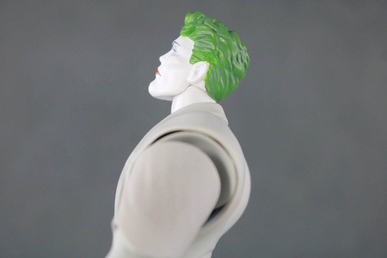  MAFEX　ジョーカー（BATMAN The Dark Knight Returns）レビュー　可動範囲