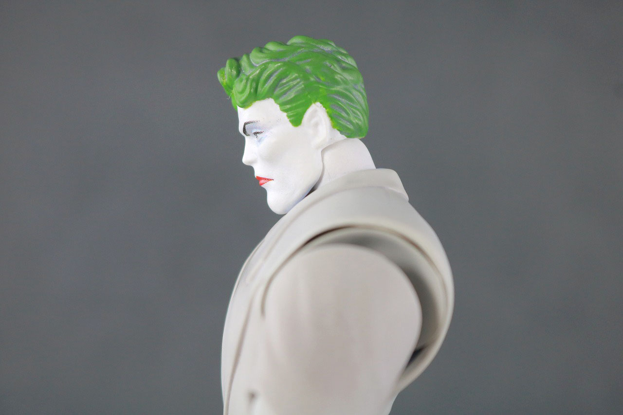  MAFEX　ジョーカー（BATMAN The Dark Knight Returns）レビュー　可動範囲