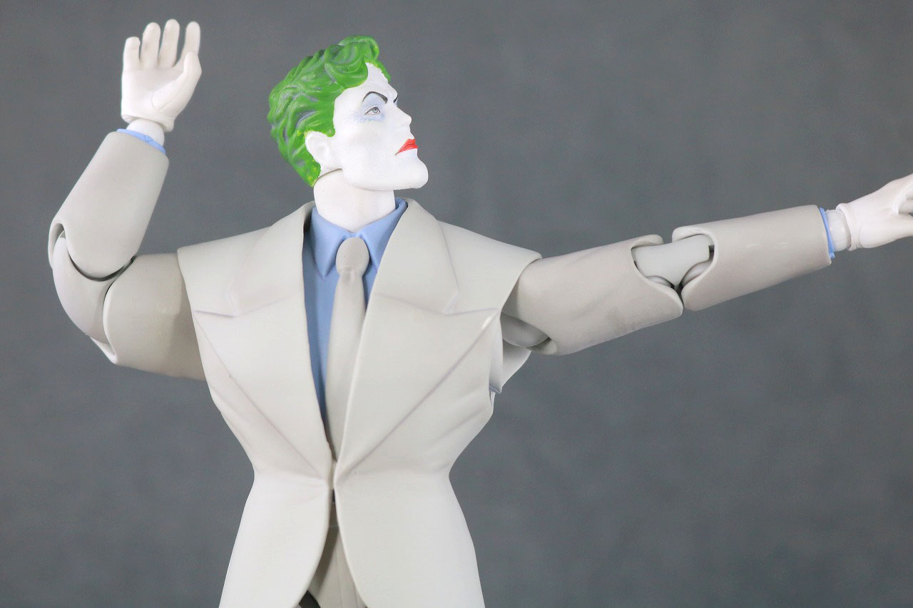  MAFEX　ジョーカー（BATMAN The Dark Knight Returns）レビュー　可動範囲