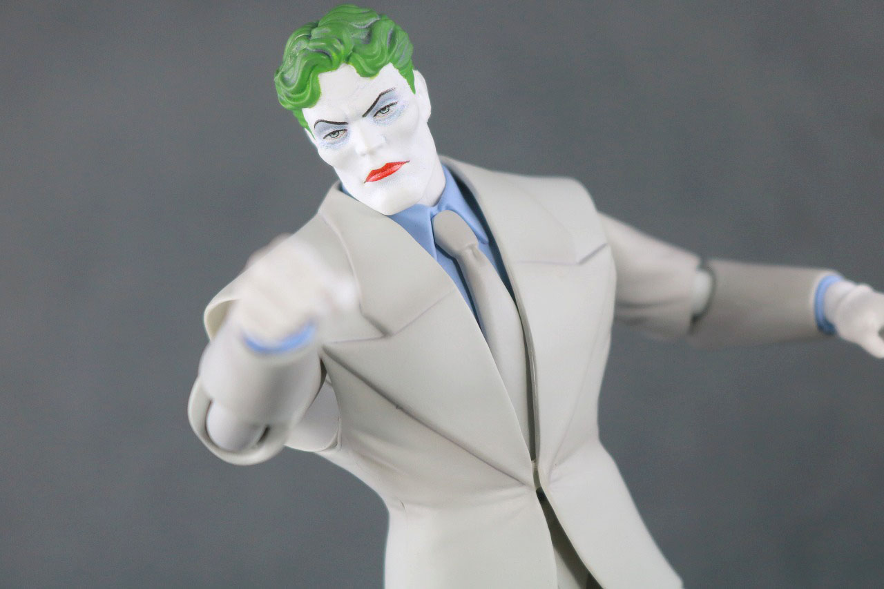  MAFEX　ジョーカー（BATMAN The Dark Knight Returns）レビュー　アクション