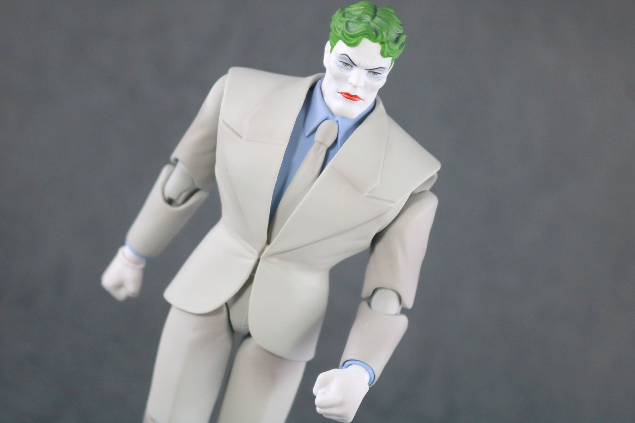 MAFEX　ジョーカー（BATMAN The Dark Knight Returns）レビュー　アクション
