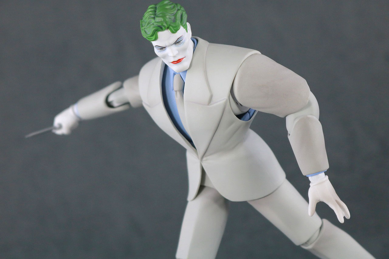  MAFEX　ジョーカー（BATMAN The Dark Knight Returns）レビュー　アクション
