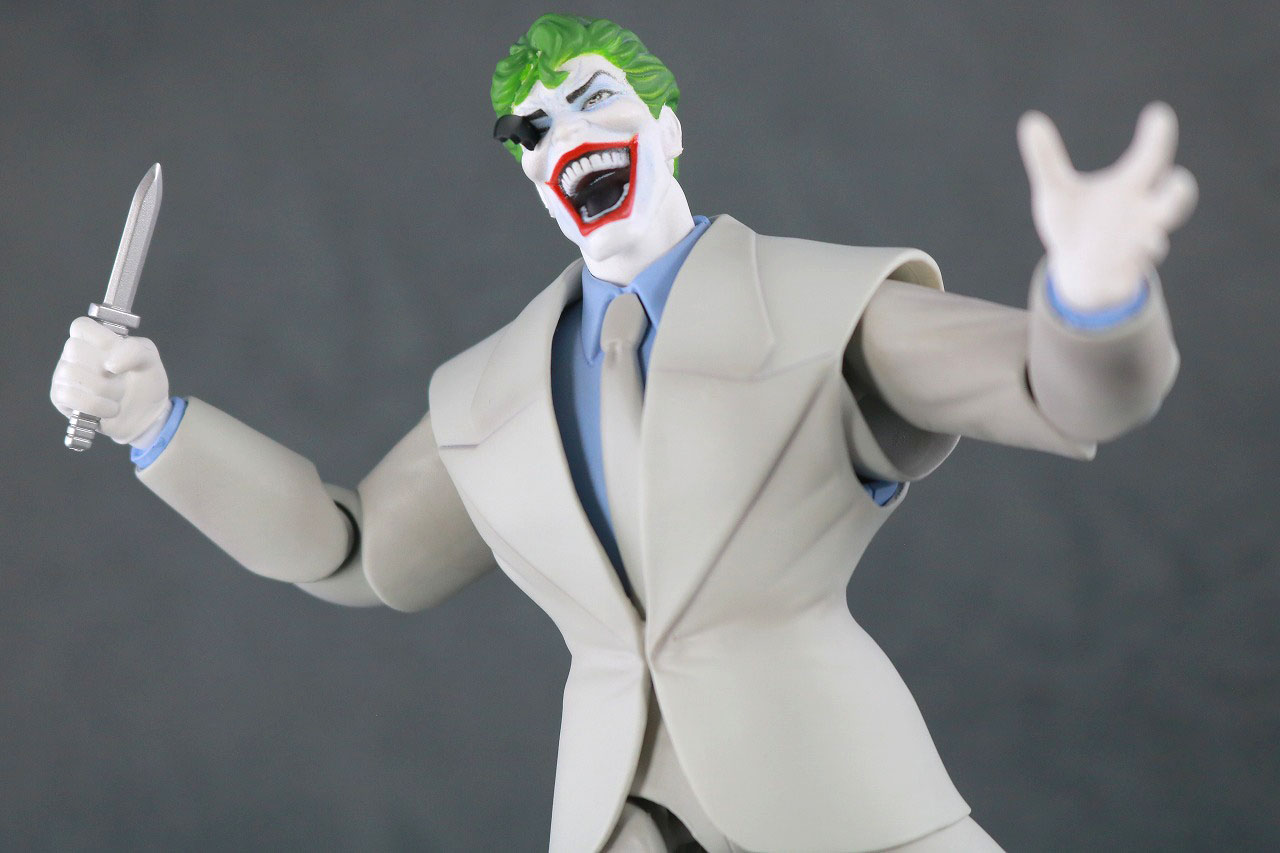  MAFEX　ジョーカー（BATMAN The Dark Knight Returns）レビュー　アクション